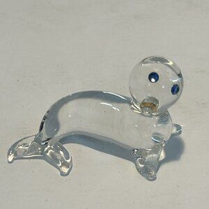 Vtg Unbranded glass blown Seal/sea lion miniature figurine blue eyes gold snout